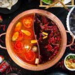 Wèi Shǔ Wú Lǎo Huǒ Guō （hé Píng Diàn） Comida