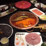 Wèi Shǔ Wú Lǎo Huǒ Guō （hé Píng Diàn） Comida