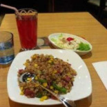 Bì Shèng Kè Shí Dài Guǎng Chǎng Diàn Comida