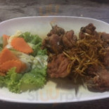 ร้านอาหารบ้านไร่สายลม Dentro