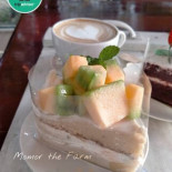 โมมอร์ เดอะ ฟาร์ม Comida