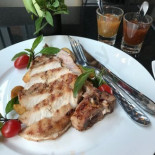 จริต อาหารไทยและไวน์ชั้นเลิศ Comida
