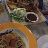 สเต็กลุงตุ้ย Comida