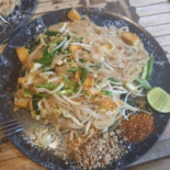 ลาบร้อยเอ็ด Comida