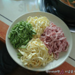 유가네해물손칼국수 food
