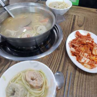 동천해물칼국수 Comida