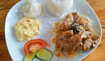 Hēi Hái Zi Hēi Kā Fēi Dentro