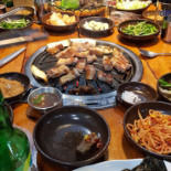 꿀꿀이통돼지왕소금구이 Comida
