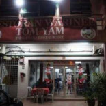 Restoring Warinee Tom Yam Comida
