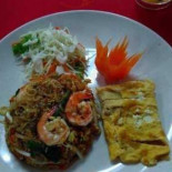 Restoring Warinee Tom Yam Comida