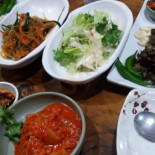 두부마을과돌솥밥 Comida