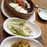 두부마을과돌솥밥 Comida