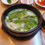 신리돼지국밥 Comida
