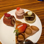 Yuán·kā Fēi Quán Rì Zhì Cān Tīng Shēn Zhèn Dà Méi Shā Jīng Jī Zhōu Jì Dù Jiǎ Jiǔ Diàn Comida