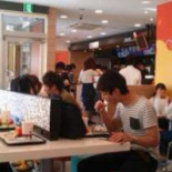 マクドナルド Jiǎ Zi Yuán Qiú Chǎng Qián Diàn Comida