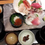 Dà Yú Rì Běn Hǎi Zhuāng や Hóng Qián Yì Qián Diàn Comida