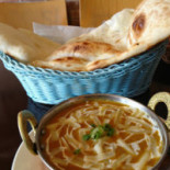 Maya Devi Comida