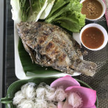 คาเฟ่ ใบบัว Comida