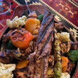 Efe Mediterranean Cuisine Dentro