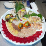 Hé Chǔ Yī Chéng Dentro