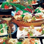 さかな Shì Chǎng Tóng Zuò Diàn Comida