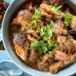 ร้านอาหาร เคียงดอยฟิชชิ่งปาร์ค Comida