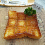 ลาเต้ริมน้ำ Comida
