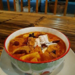 ลาบร้อยเอ็ด Comida