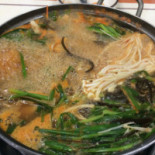 유가네해물손칼국수 food