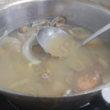 동천해물칼국수 Comida