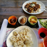 Teage Yī Yè Chá Chuán Xí Suǒ food