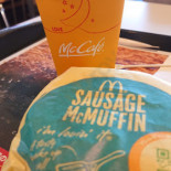 マクドナルド 181mǐ Zi Nán Diàn Comida