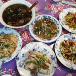 Dōng Shì Niú Jià Zhuāng Comida