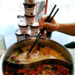 Xiǎo Méng Niú Dǐng Jí Má Là Yǎng Shēng Guō Píng Dōng Diàn Comida