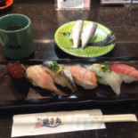すし Yáo Zi Wán Pǔ ān Diàn Comida