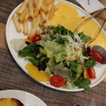 할리비어 Comida