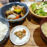 Zhōng Huá Miàn ダイニング Hè Guī Fàn Diàn Comida