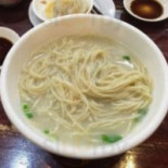 Yàn Chūn Jiǔ Lóu Rén Mín Jiē Diàn Comida