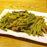 Chuán Gē Yú Shuǐ Jiǎo Zhèng Yáng Lù Diàn Comida