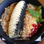 Salty Swamis Dentro