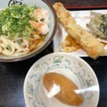 セルフうどん やま Dé Dǎo Yì Qián Diàn Comida