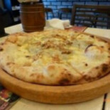 Pizza Wine Esola Xiāng Mó Dà Yě Diàn menu