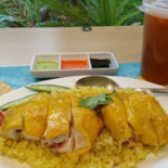 Ruì Jì Hǎi Nán Jī Fàn food