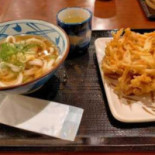 Wán Guī Zhì Miàn Dōng Jīn Diàn Comida