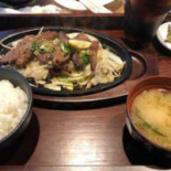 Qīng Xiāng Yuán Shí Jīn Diàn Comida