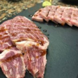 Qiān Wū Niú Shāo Ròu J's Yuàn Comida
