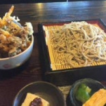 そば Chǔ よしぶ Comida