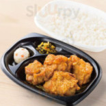 ほっともっと Chuān Péng Diàn Dentro