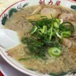 ラーメン Kuí Lì Wū Bái Jǐng Diàn Comida