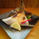 たから Dentro